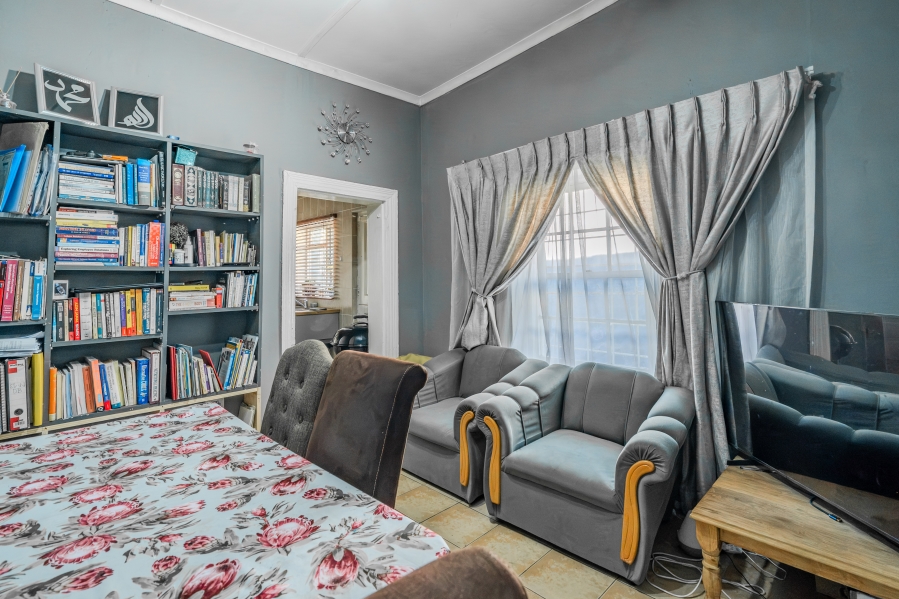 6 Bedroom Property for Sale in Woodstock Western Cape